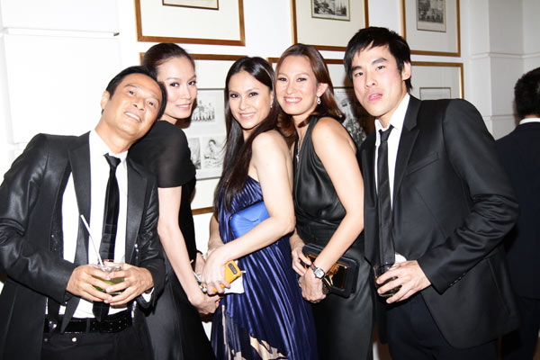12_นคร-สัมพันธารักษ์-อาภาศิริ-นิติพน-และเพื่อนๆ