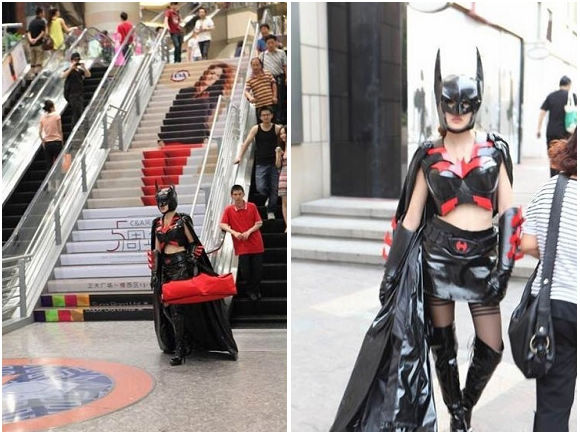 Bat Girl กลายเป็นเด็กส่งพิซซ่า!!