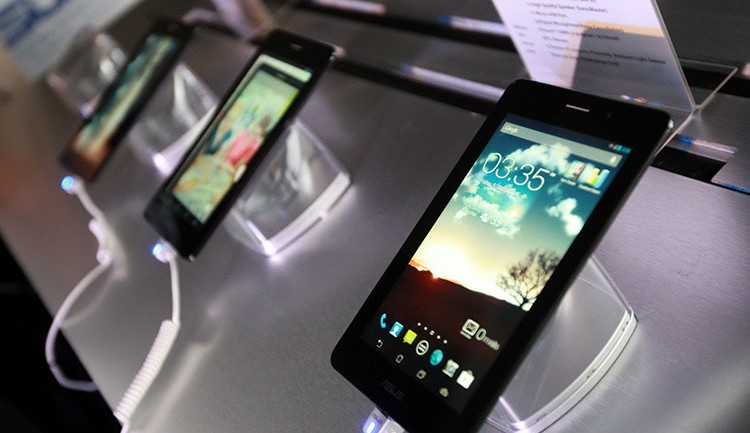 “ASUS Fonepad” ออลอินวัน แท็บเล็บและสมาร์ทโฟน
