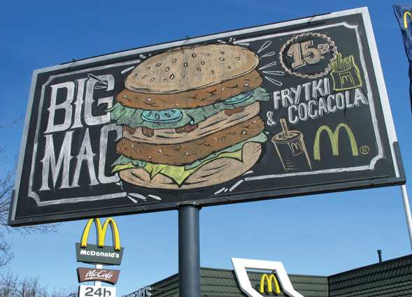 Mcdonald เขียนป้ายชอล์ค สร้างภาพลักษณ์สดใหม่