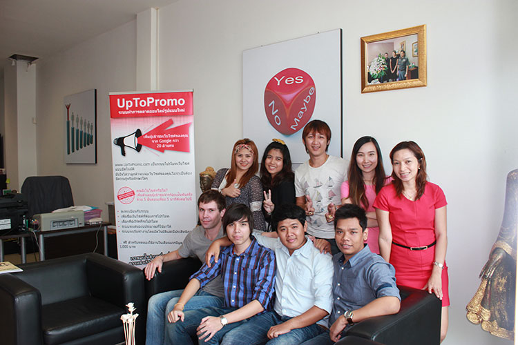Our-team-with-manager