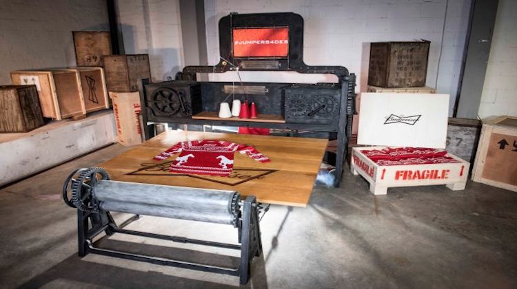 Twitter powered knitting machine unveiled