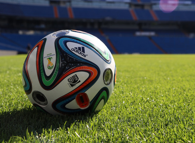 adidas-ball-with-camera-world-cup-2014-designboom-06-640x472