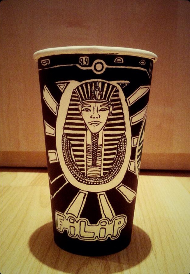 barista-starbucks-cup-2
