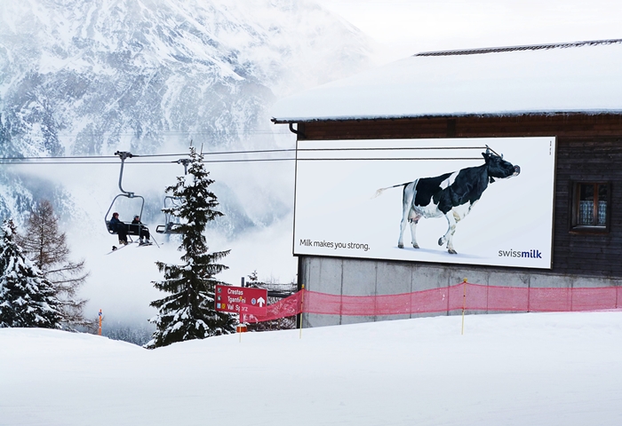 swissmilk_cablecarstations1_aotw7=-700