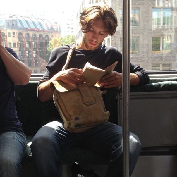 hot-dudes-reading-books-instagram-13-605x605