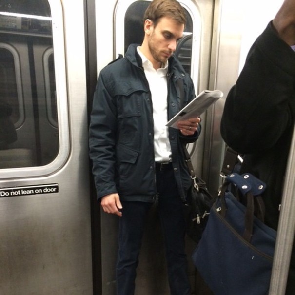hot-dudes-reading-books-instagram-4-605x605