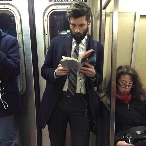 hot-dudes-reading-books-instagram-8-605x605