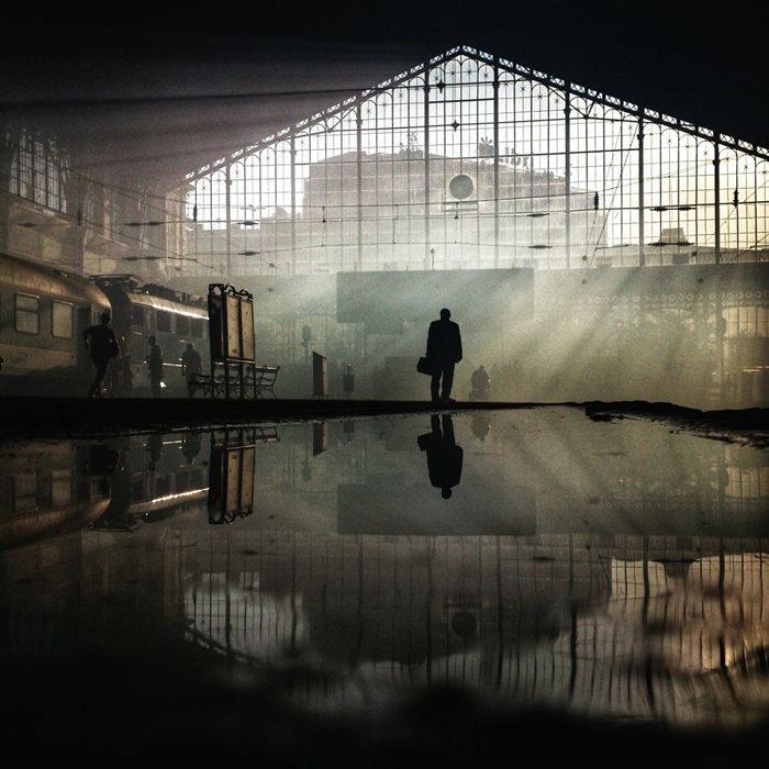 zonyand-here-the-nyugati-train-station-makes-for-an-eerie-scene