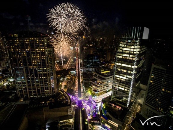 113.MAGNIFICENT LUMINESCENT FIREWORKS