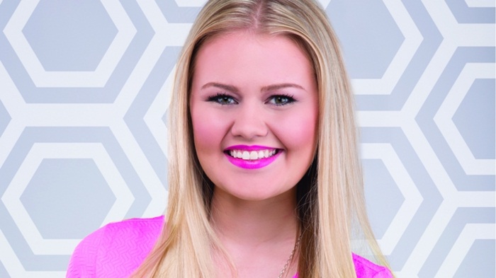 teenager-turned-childhood-hobby-global-business-bella-weems-2