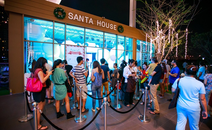 Santa House 1