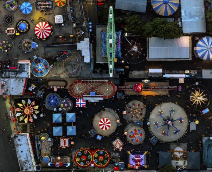 Parks and Recreation: Helicopter aerial photographs show where humans gather, America - 2015