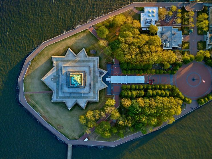 Parks and Recreation: Helicopter aerial photographs show where humans gather, America - 2015
