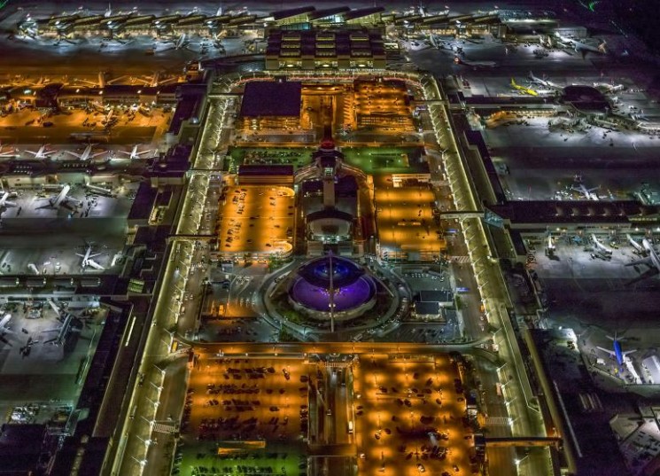Parks and Recreation: Helicopter aerial photographs show where humans gather, America - 2015