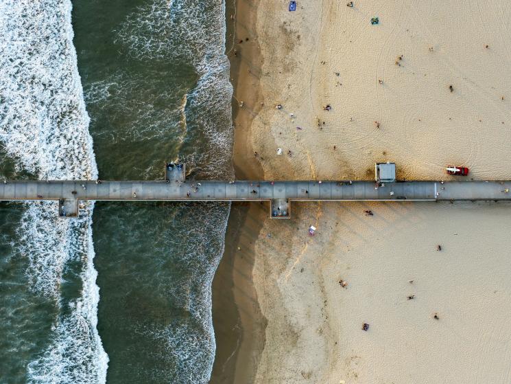 Parks and Recreation: Helicopter aerial photographs show where humans gather, America - 2015