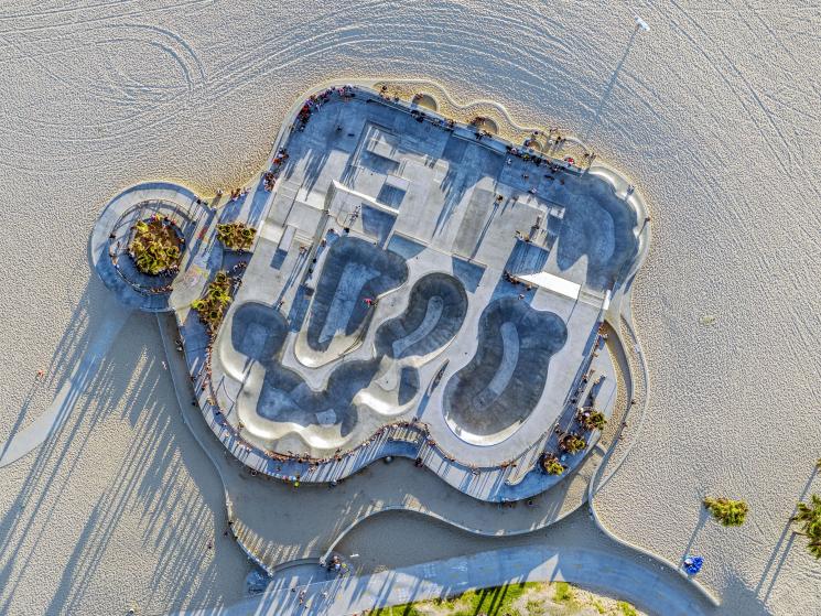 Parks and Recreation: Helicopter aerial photographs show where humans gather, America - 2015