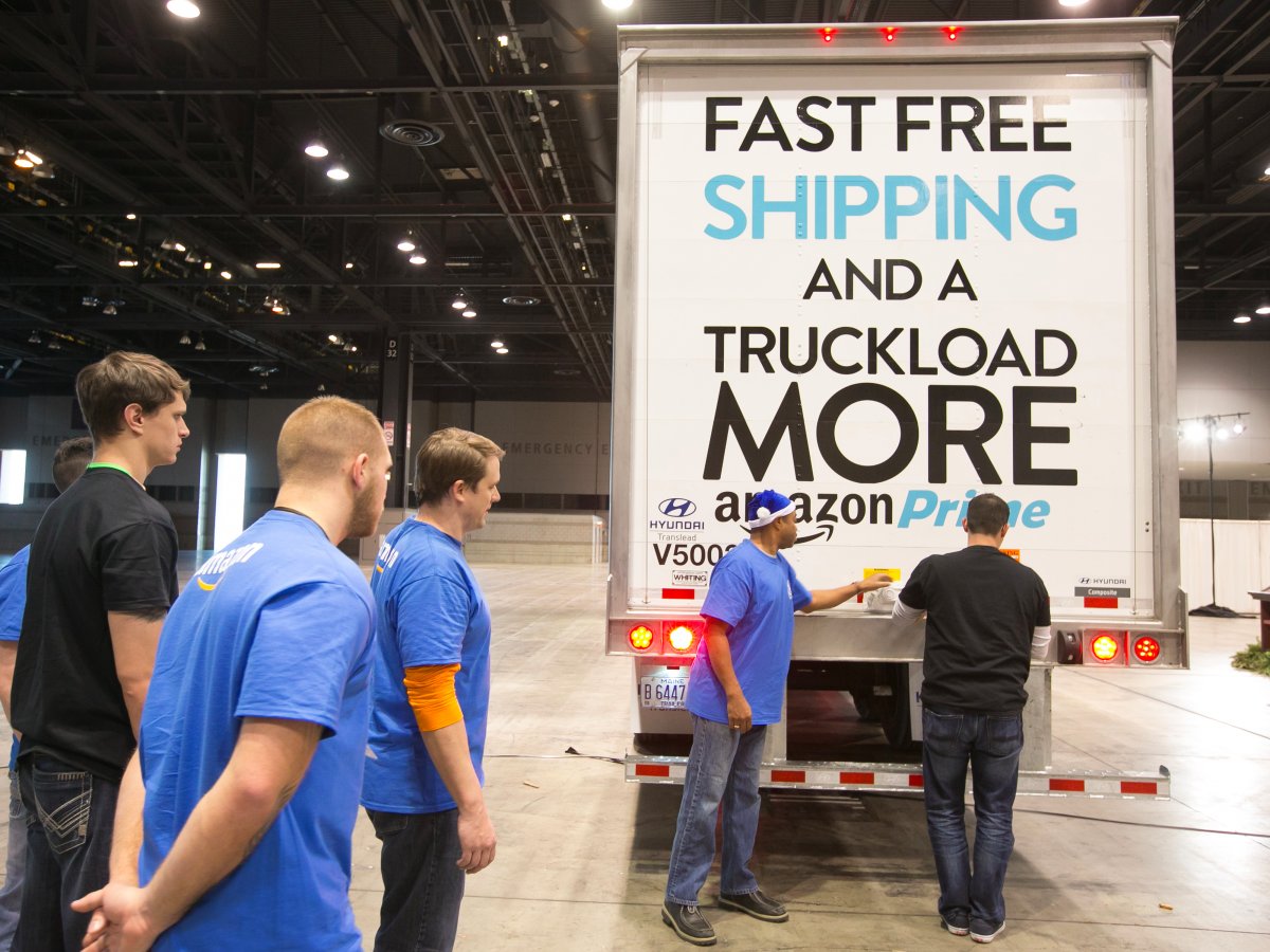 12-amazon-builds-up-its-own-logistics-business-to-compete-with-fedex-and-ups