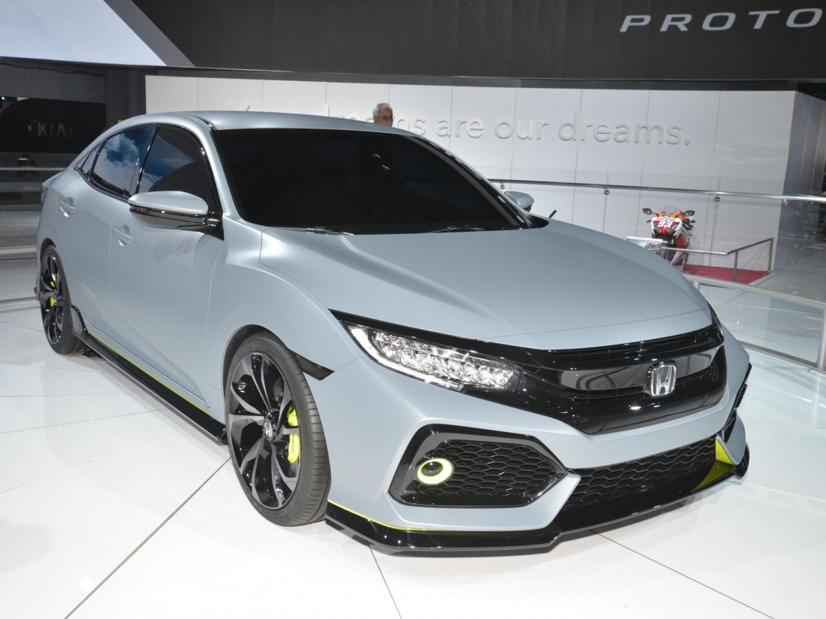 honda-introduced-its-sporty-civic-hatchback-prototype