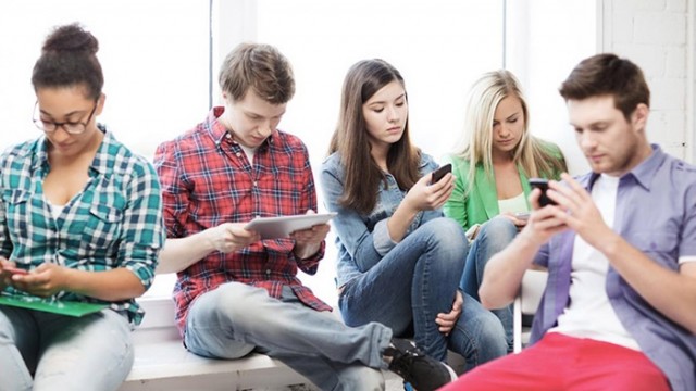 20141103175200-how-market-generation-z-kids-who-already-have-44-million-dollars-spend