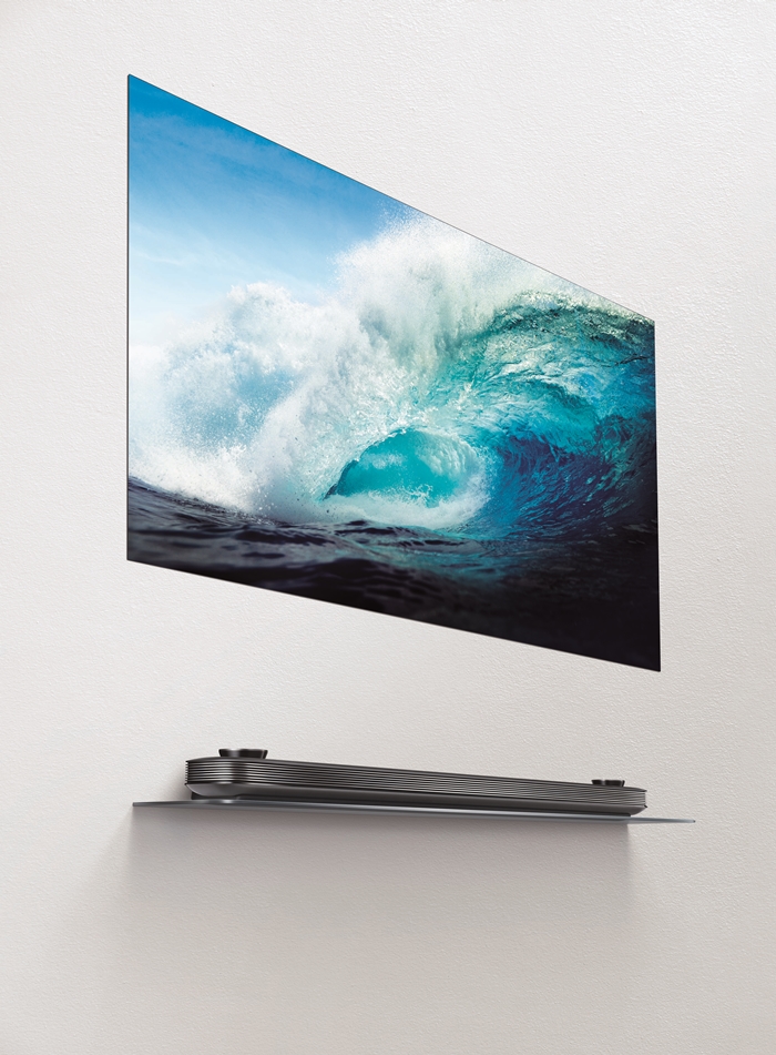 LG SIGNATURE OLED TV W with screen image