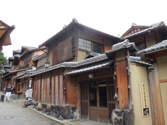 starbucks-ninenzaka-kyoto-6