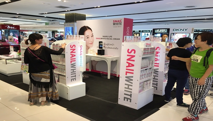 Snailwhite on shelf (5)