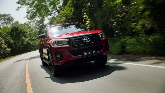 Toyota_REVO_4