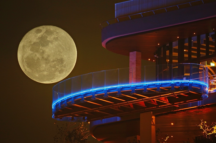 Super Full Moon by Vana Nava Sky Team_2
