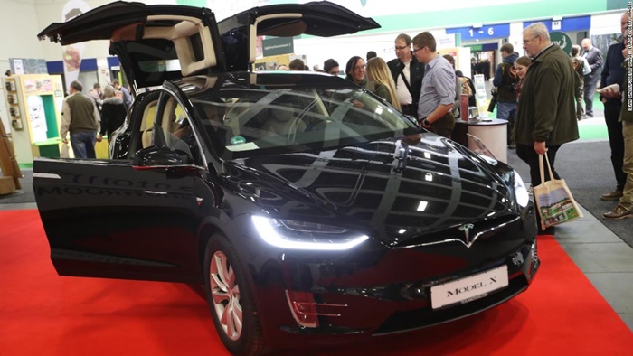 180308151530-tesla-model-x-electric-car-super-169