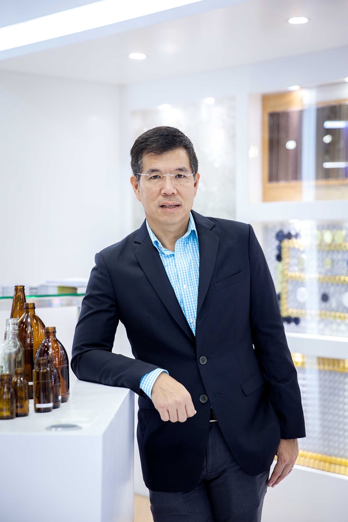 คุณศิลปรัตน์ วัฒนเกษตร กรรมการผู้จัดการ บริษัท บีจี คอนเทนเนอร์ กล๊าส จำกัด (มหาชน) หรือ BGC (2)