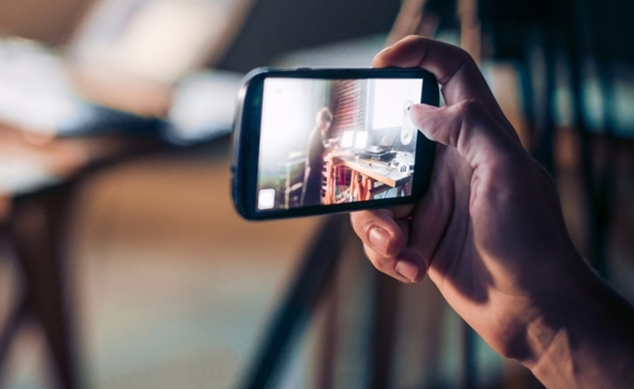 20151120194304-video-phone-mobile-photo-smartphone-recording-camera-picture-700
