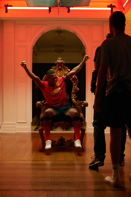 Chivas x Manchester United_THRONE