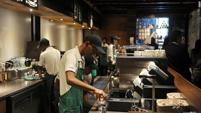 Resize Starbucks Barista (Cr.CNN Money)