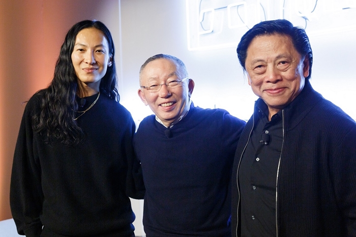 UNIQLO & Alexander Wang : Unveil the New HEATTECH Collaboration