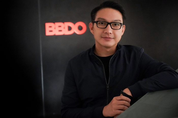 คุณอนุวรรต นิติภานนท์ ประธานเจ้าหน้าที่ฝ่ายสร้างสรรค์ บริษัท บีบีดีโอ กรุงเทพ จำกัด