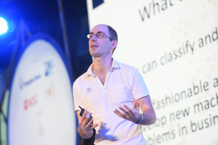 Dr.Peter J Bentley 01