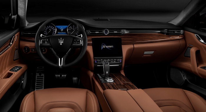 Maserati เปิดตัว Quattroporte