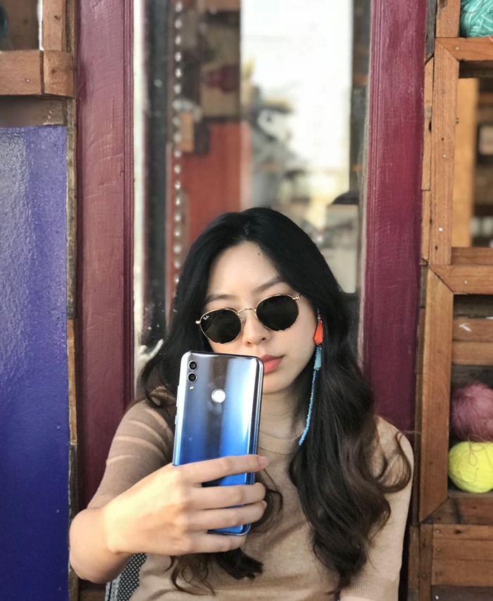 Selfie on AI Smartphone