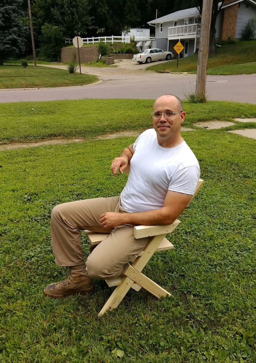 Bi-Chair-03
