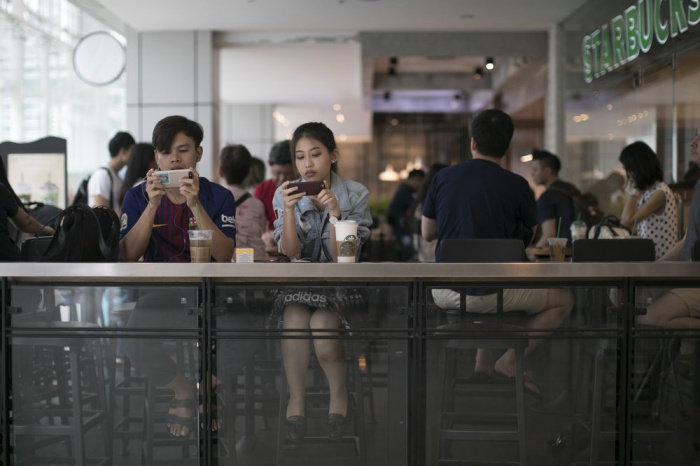 Starbucks-02