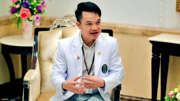 Dr Narit