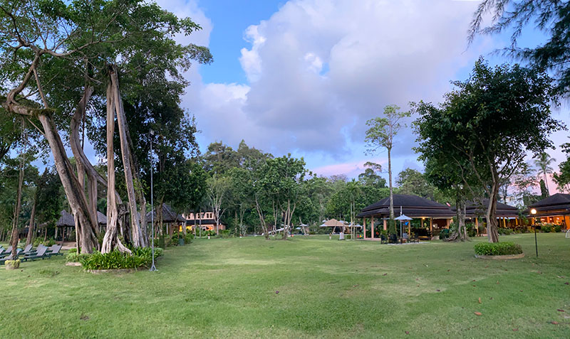 บรรยากาศโดยรอบ ของ เขาหลัก เมอร์ลิน รีสอร์ต