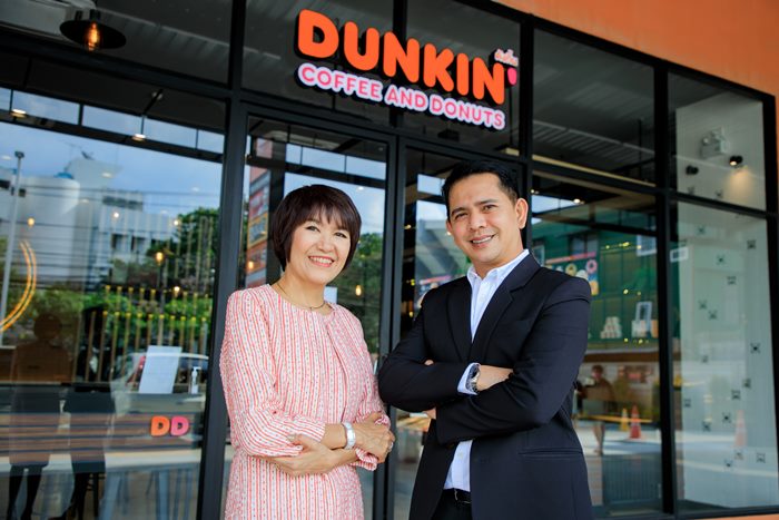 “ดังกิ้น” ดึง 2 หนุ่ม “ไบร์ท-วิน” ร่วมงานลุยตลาดครึ่งปีหลัง ปล่อยคอลเล็กชั่น #Still2getherCollection พร้อมด้วยโดนัทสนุกๆ ”Candy Crack”