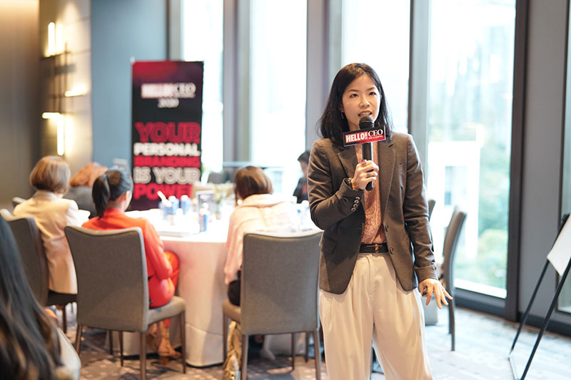 ‘คุณพัช-รศ.ดร. กัญญาภัสส์ ปันจัยสีห์’ กำลังบรรยายในหัวข้อ Brand Archetypes & Key Strategic Discussion ในกิจกรรม HELLO! CEO Branding