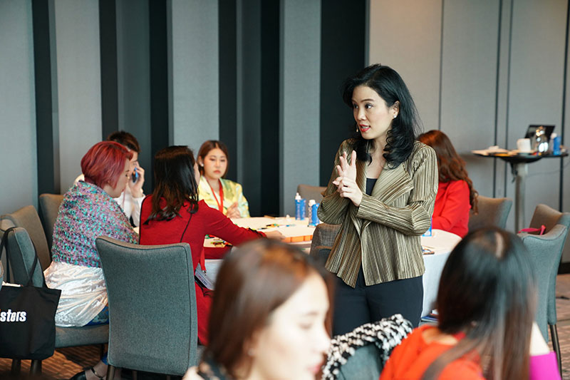 คุณปุ้ม-ณฤดี คริสธานินทร์ แนะนำคอนเซ็ปต์ของเวิร์กชอป LEGO® SERIOUS PLAY®