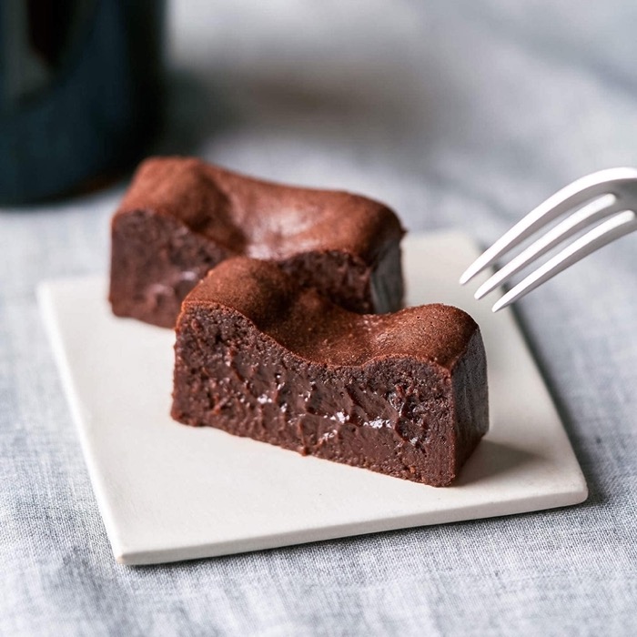 Minimal Bean to Bar Chocolate