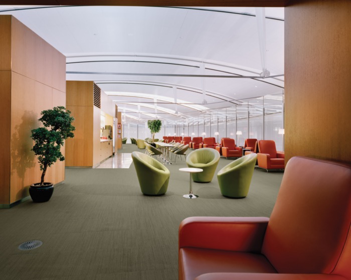 Air Canada Maple Leaf Lounge