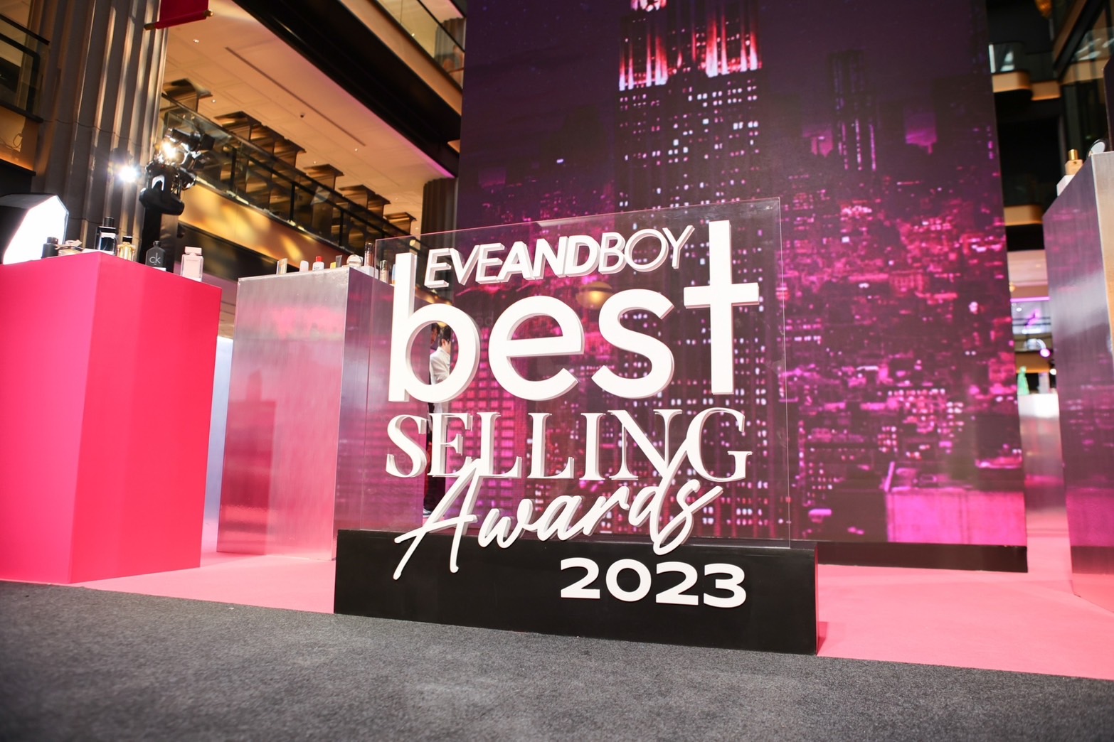 EVEANDBOY_AWARD